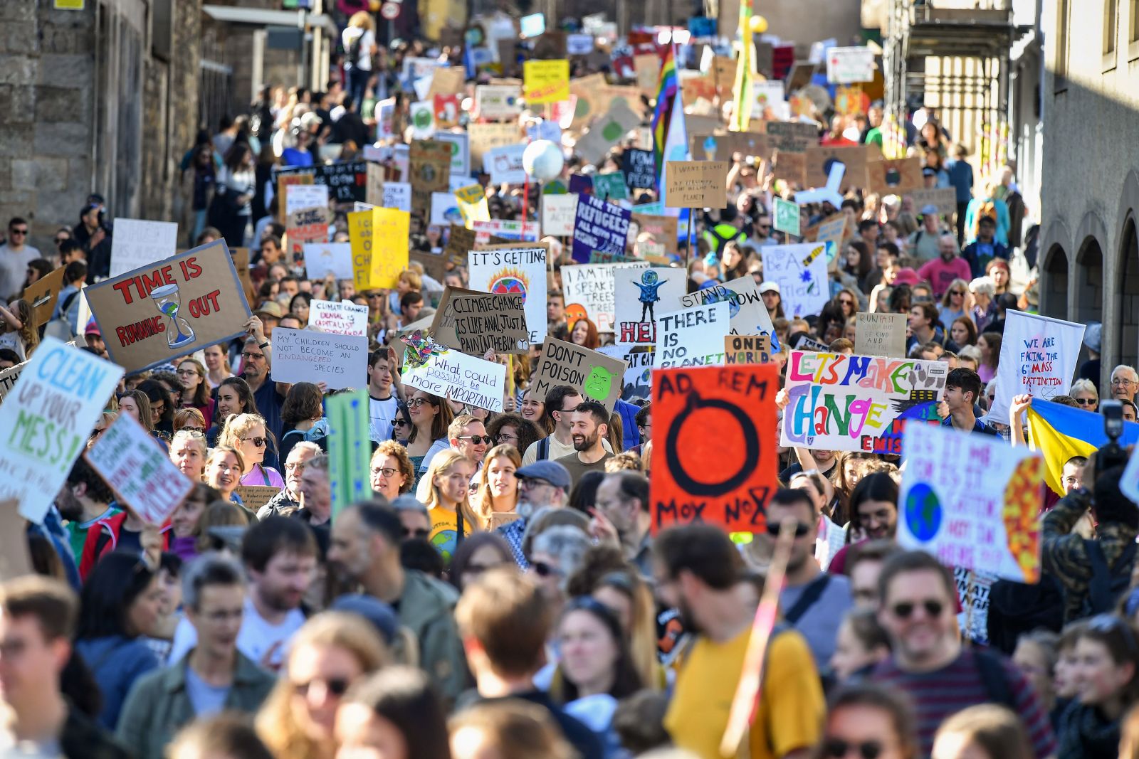 Jóvenes de todo el mundo salen a la calle en protesta contra el cambio climático