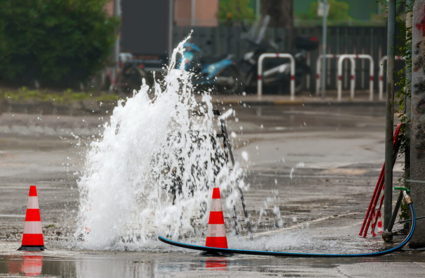 ¿Cuánta agua se desperdicia por fugas no reportadas?